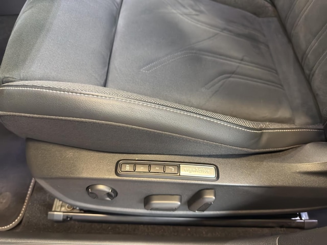 Volkswagen Golf 1.5 eTSI DSG Style Variant