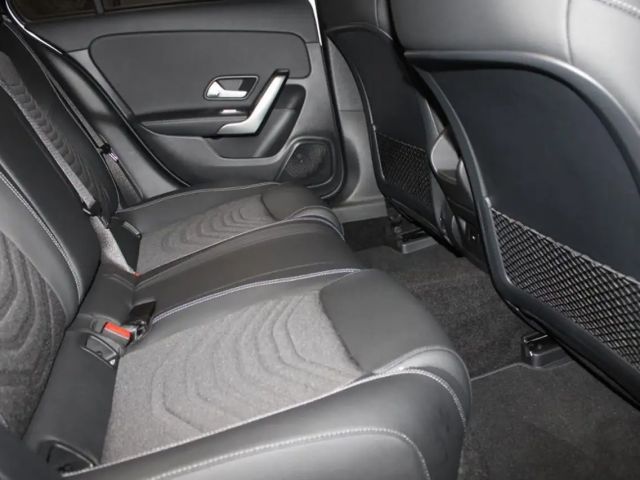 Mercedes-Benz A 250 A 250 e