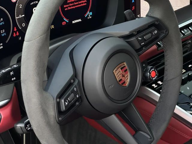 Porsche 992 4 Cabrio GTS Targa