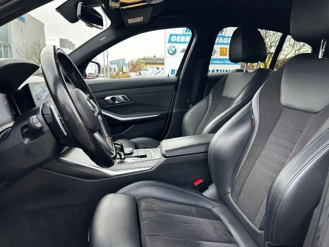 BMW 320 320d M-Sport Sedan xDrive