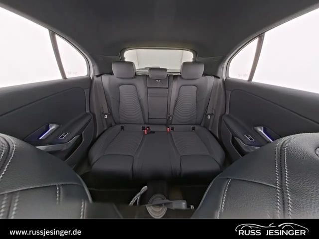 Mercedes-Benz A 180 AHK*AUT*Kam.*KlimaA*LED*LM*Navi*PDC*SHZ