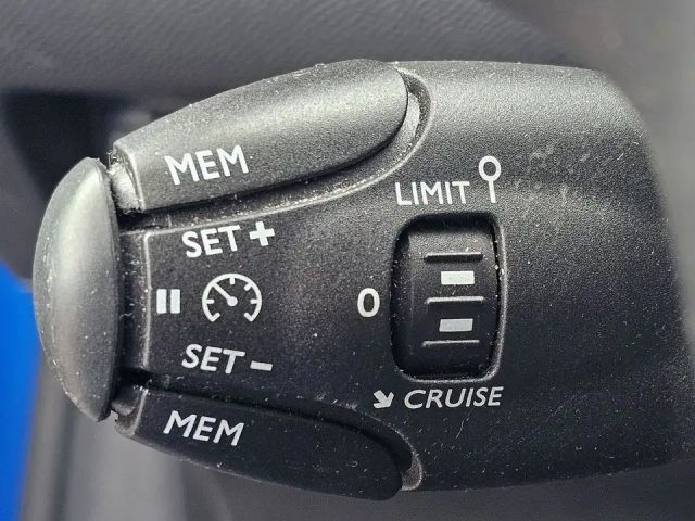 Peugeot E-208 Active Pack