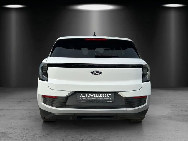 Ford Explorer Extended range RWD