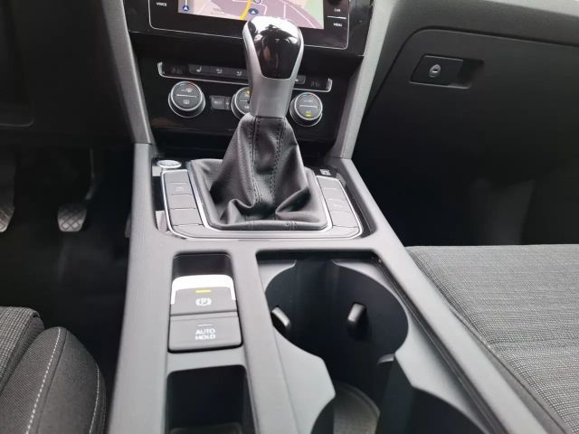 Volkswagen Passat 1.5 TSI Business