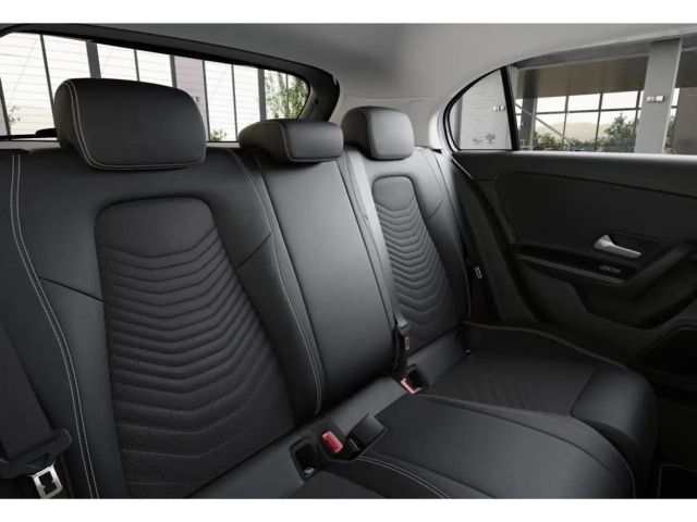 Mercedes-Benz A 250 A 250 e