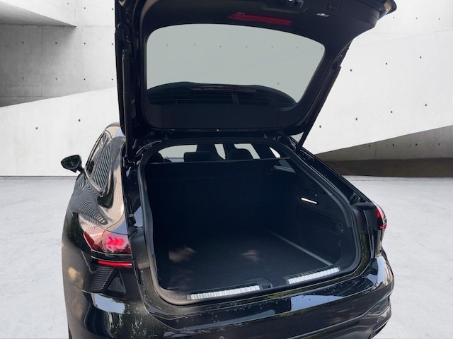 Audi A6 Avant Quattro S-Tronic