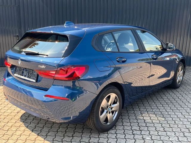 BMW 118 118i 5-deurs Sedan