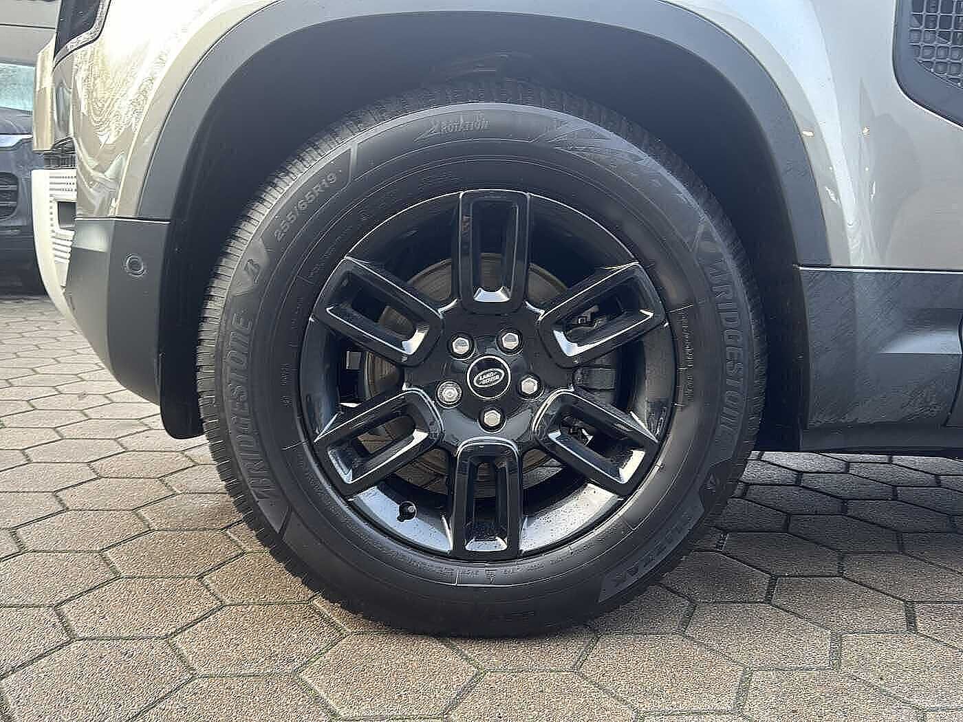 Land Rover Defender 90 SE