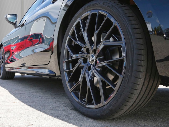 Audi A6 Avant Quattro S-Tronic