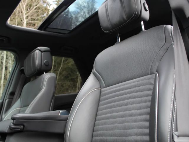 Land Rover Discovery AWD D300 SE