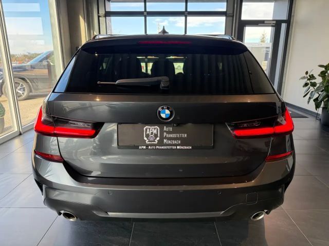 BMW 330 330e M-Sport xDrive