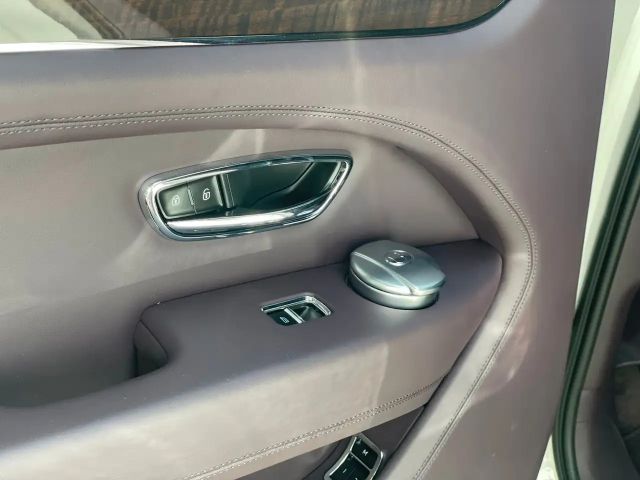 Bentley Bentayga V8