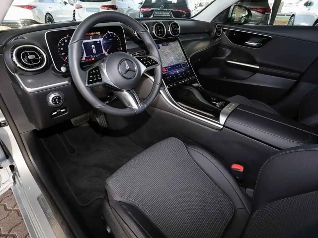 Mercedes-Benz C 180 AVANTGARDE Sedan