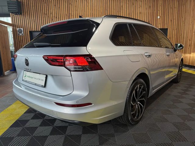 Volkswagen Golf Life Variant