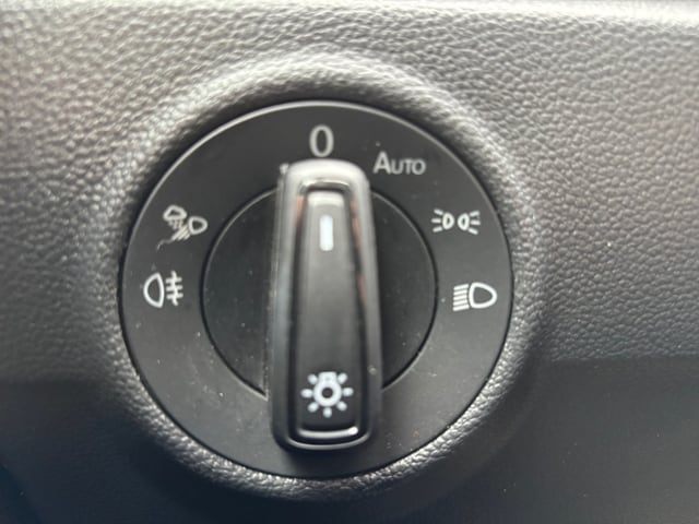 Volkswagen T-Roc 1,0l TSI 116 PS Navi LED Sitzheizung