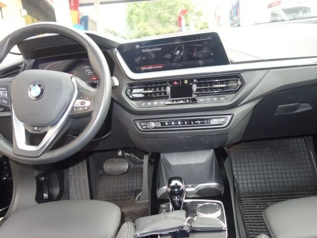 BMW 120 120i Sedan Sport Line