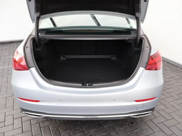 Mercedes-Benz C 180 AVANTGARDE Sedan