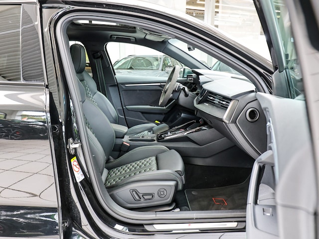 Audi RS3 Quattro S-Tronic Sedan