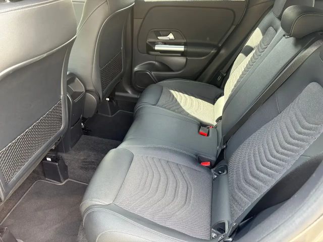 Mercedes-Benz GLA 200 GLA 200 d Progressive