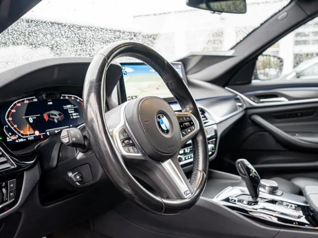 BMW 540 540d M-Sport Touring xDrive