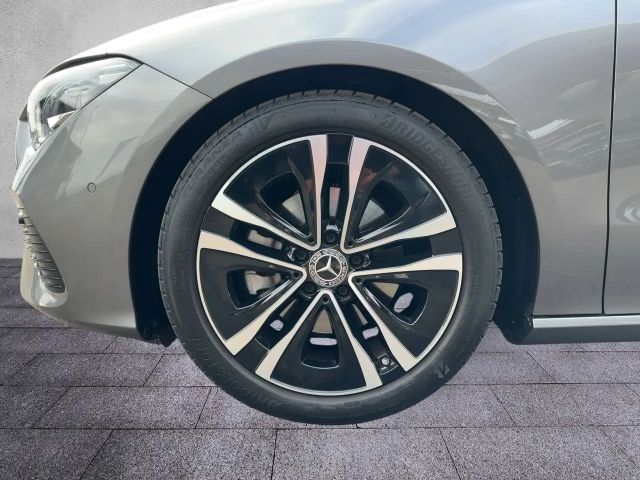 Mercedes-Benz CLA 180 Sedan Shooting Brake