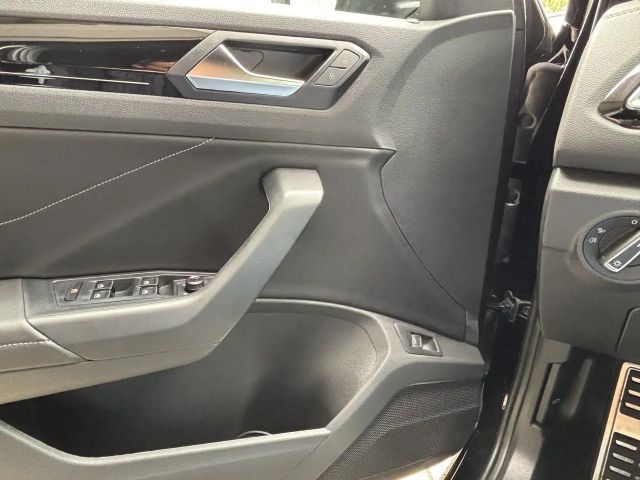 Volkswagen T-Roc 1.5 TSI DSG R-Line