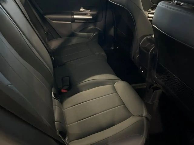 Mercedes-Benz B 180 Progressive Sedan