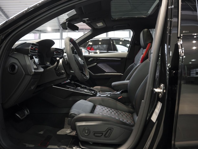 Audi RS3 Quattro S-Tronic Sedan
