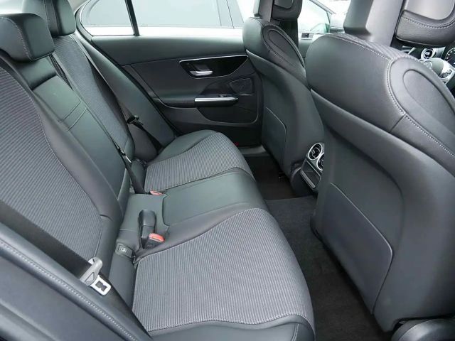 Mercedes-Benz C 200 4MATIC AVANTGARDE Sedan