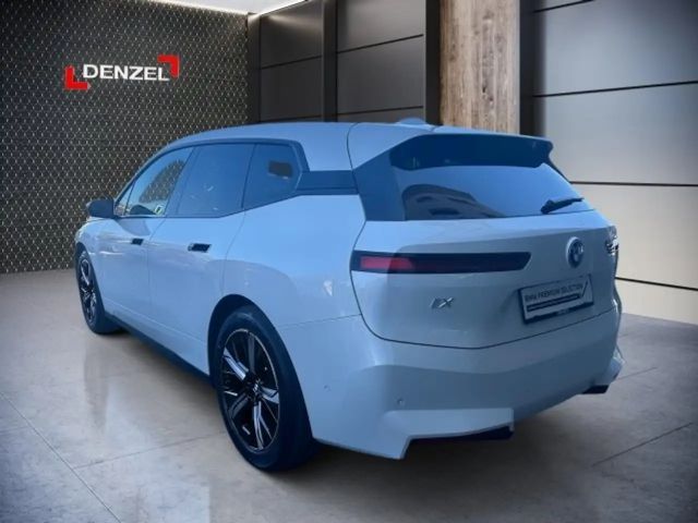 BMW iX xDrive45