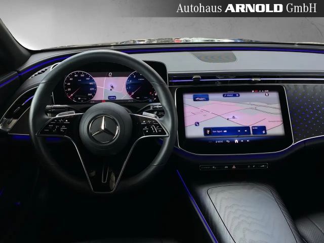 Mercedes-Benz E 200 AVANTGARDE Sedan