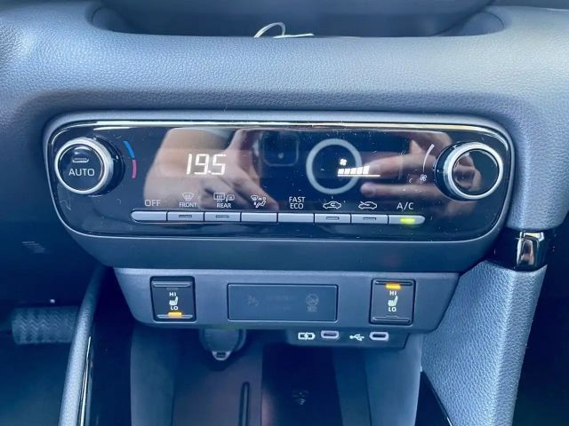 Toyota Yaris Hatchback Hybride VVT-i