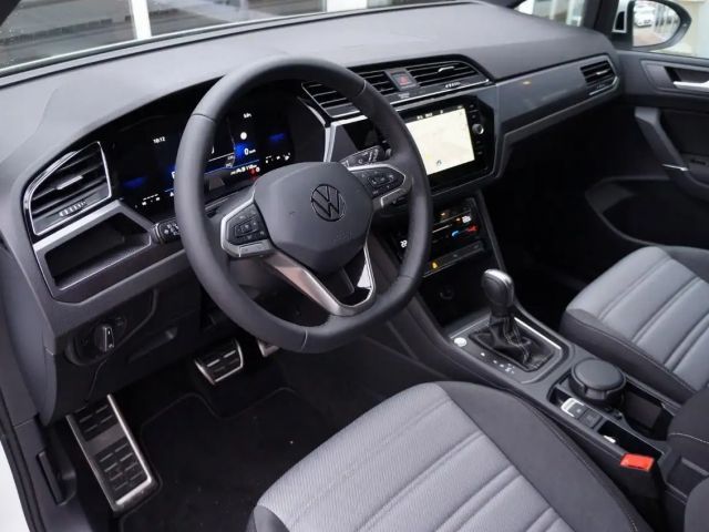 Volkswagen Touran 1.5 TSI DSG R-Line