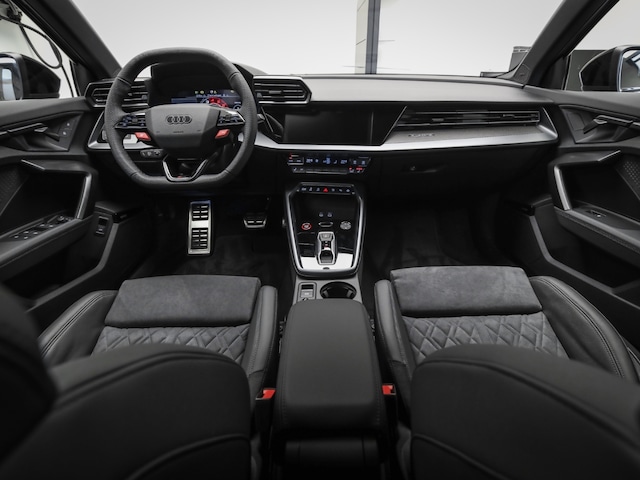 Audi RS3 Quattro S-Tronic Sedan