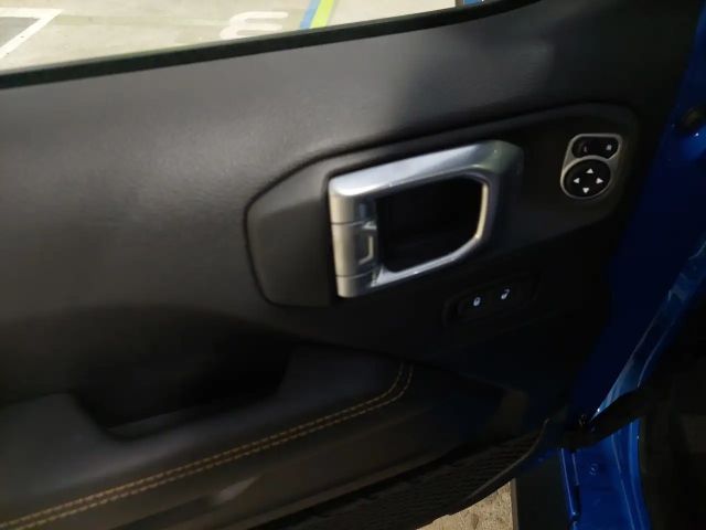 Jeep Wrangler Sahara