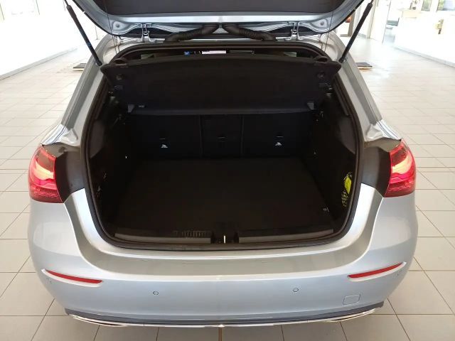 Mercedes-Benz A 180 LENKRADHEIZUNG LED HP KAMERA