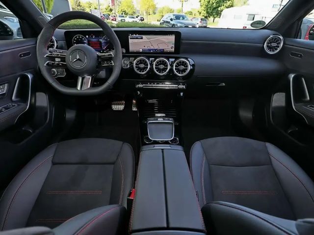 Mercedes-Benz A 200 AMG Line