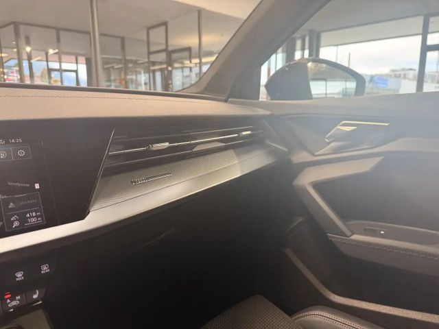 Audi A3 40 TFSI Hybride S-Line Sedan