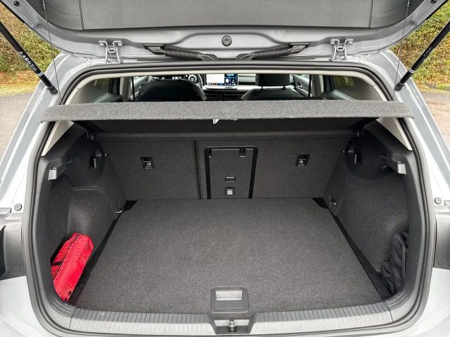 Volkswagen Golf 1.5 eTSI Golf VIII Style