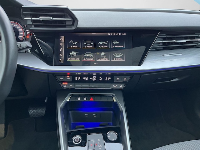 Audi A3 30 TFSI S-Tronic Sedan