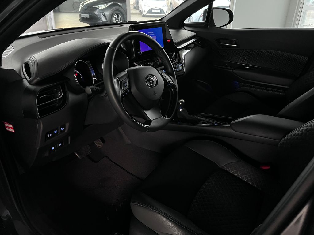 Toyota C-HR 5-deurs Bi-Tone Team D