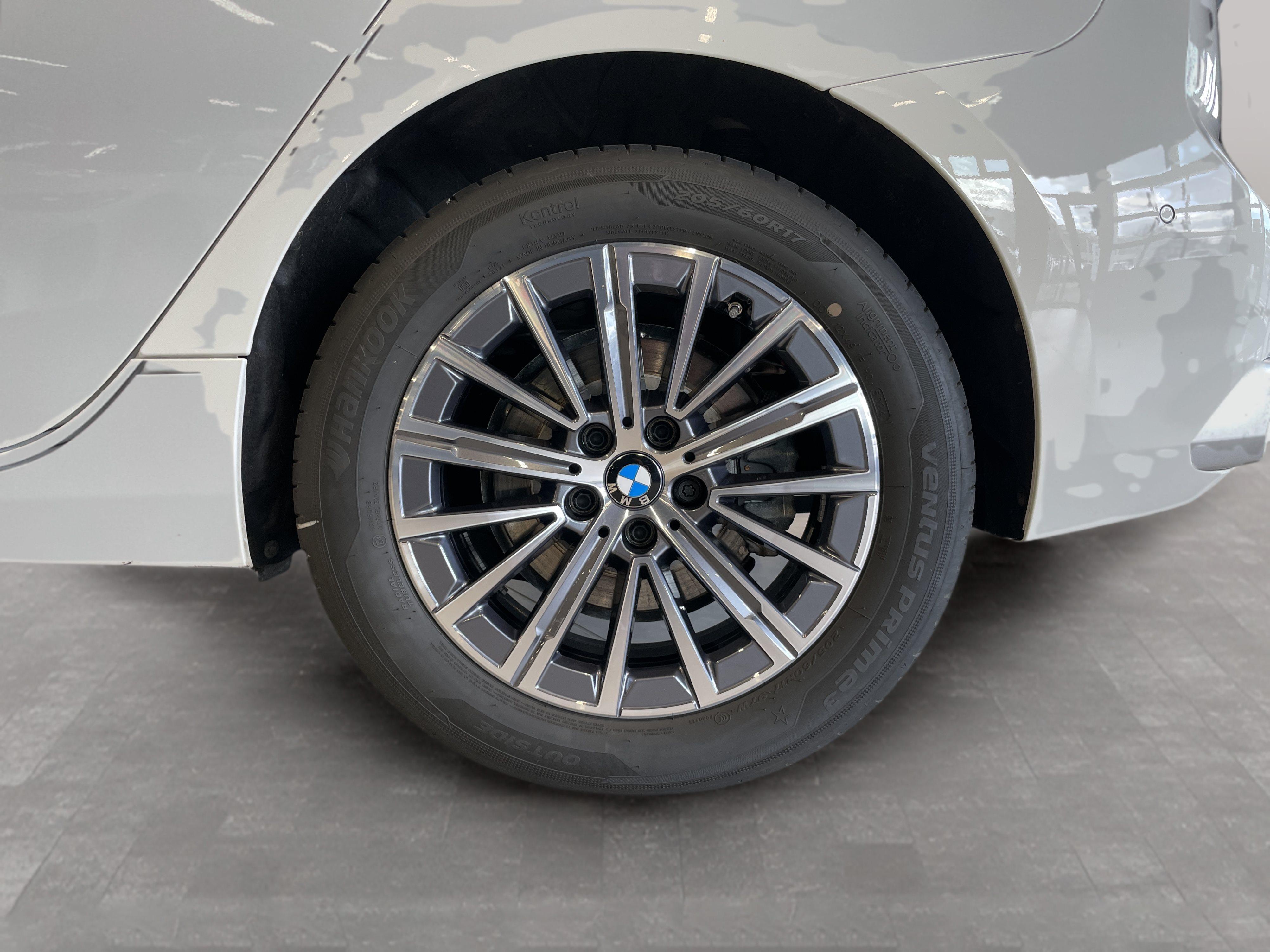 BMW 220 220i Active Tourer