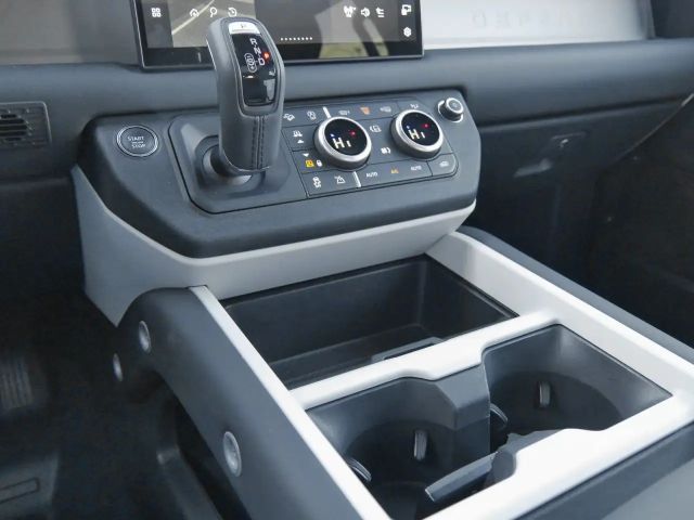 Land Rover Defender 110 Dynamic SE