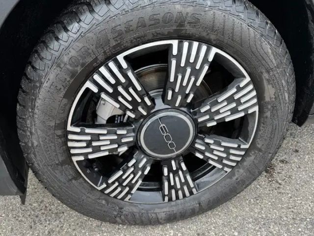 Fiat 600e 600 1.2 Hybrid Sonderedition, Navi, WinterPak, LED