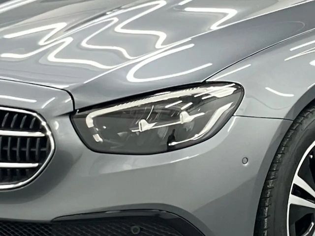 Mercedes-Benz E 220 AVANTGARDE E 220 d Estate