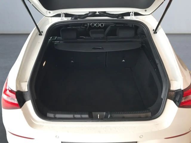 Mercedes-Benz CLA 200 *AHK*Parktronic*Navi*CAM*