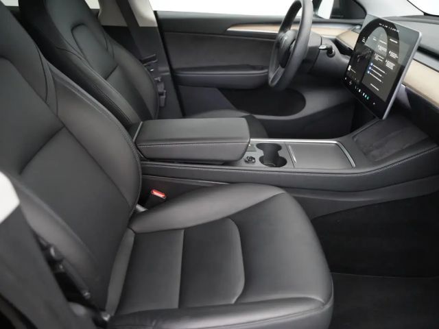 Tesla Model Y AWD Long Range