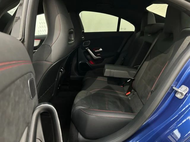 Mercedes-Benz CLA 200 AMG Line Coupé Premium