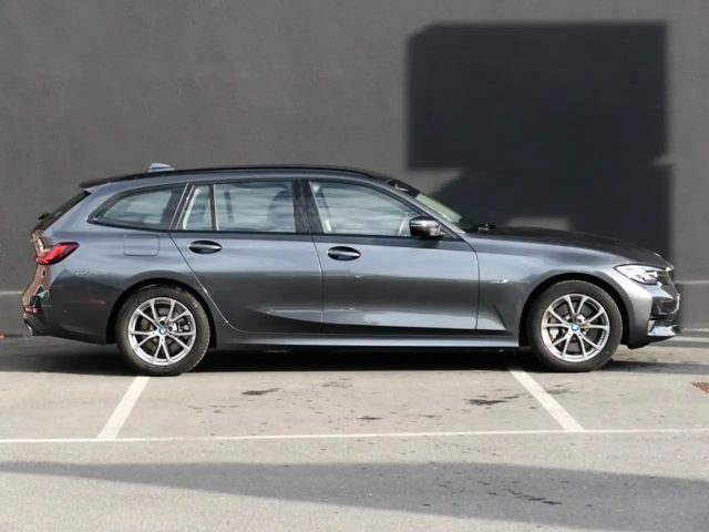 BMW 330 330e Touring