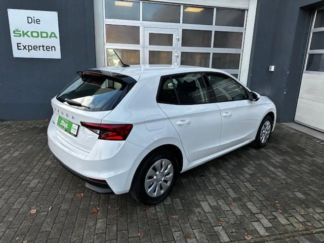 Skoda Fabia Essence PDC;CARPLAY;FSE;LED